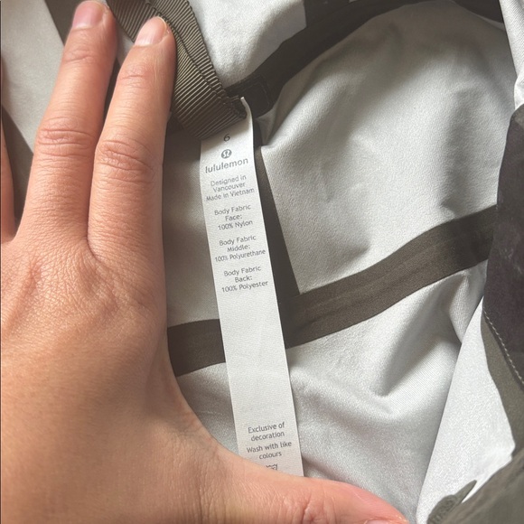 Lululemon Olive Green Camouflage Hooded Jacket - Picture 4 of 6